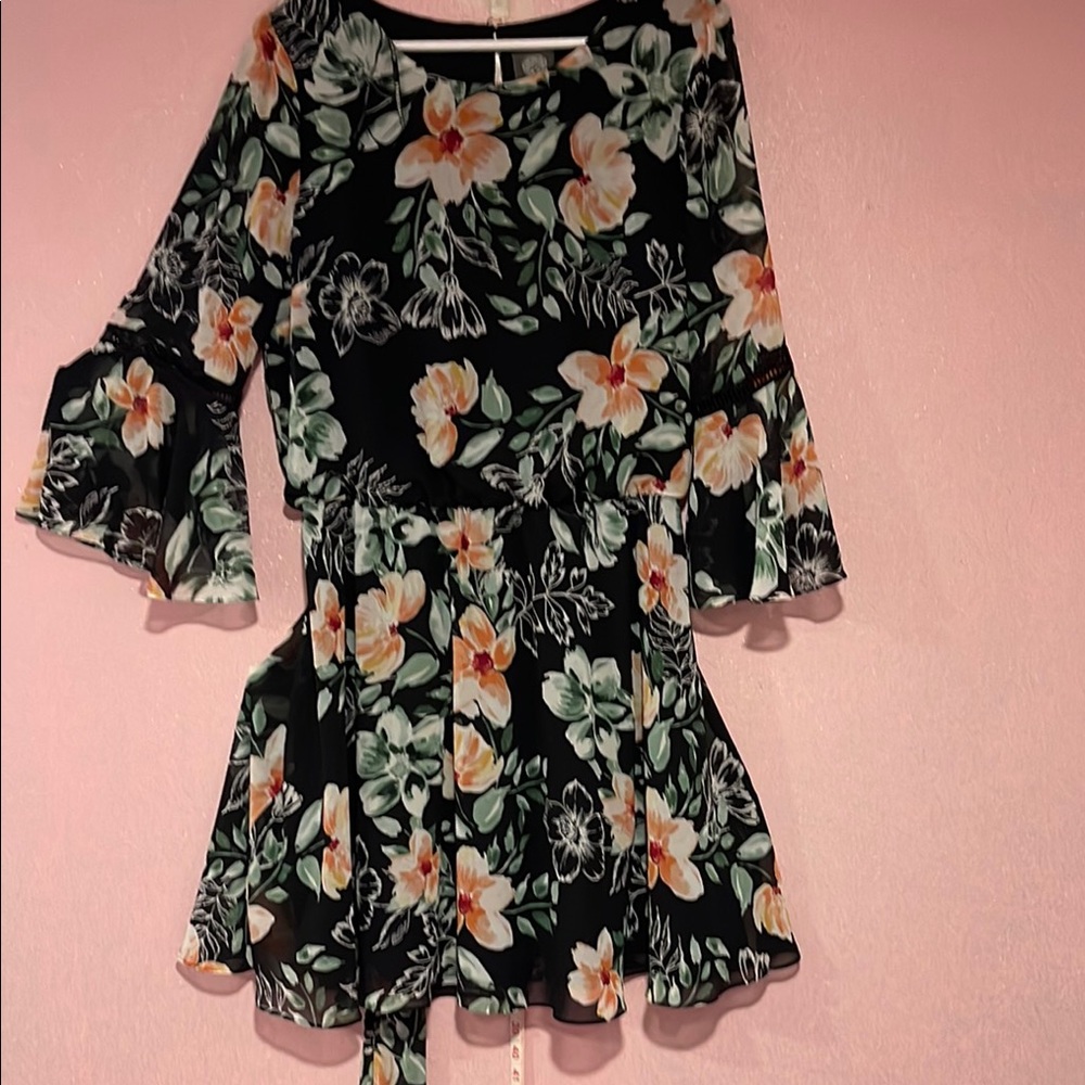 Vince Camuto Black Cream Ruffled Tiered Midi Dress
